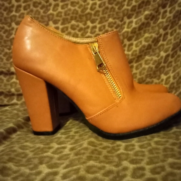 Italian Ankle Boots - Picture 1 of 4